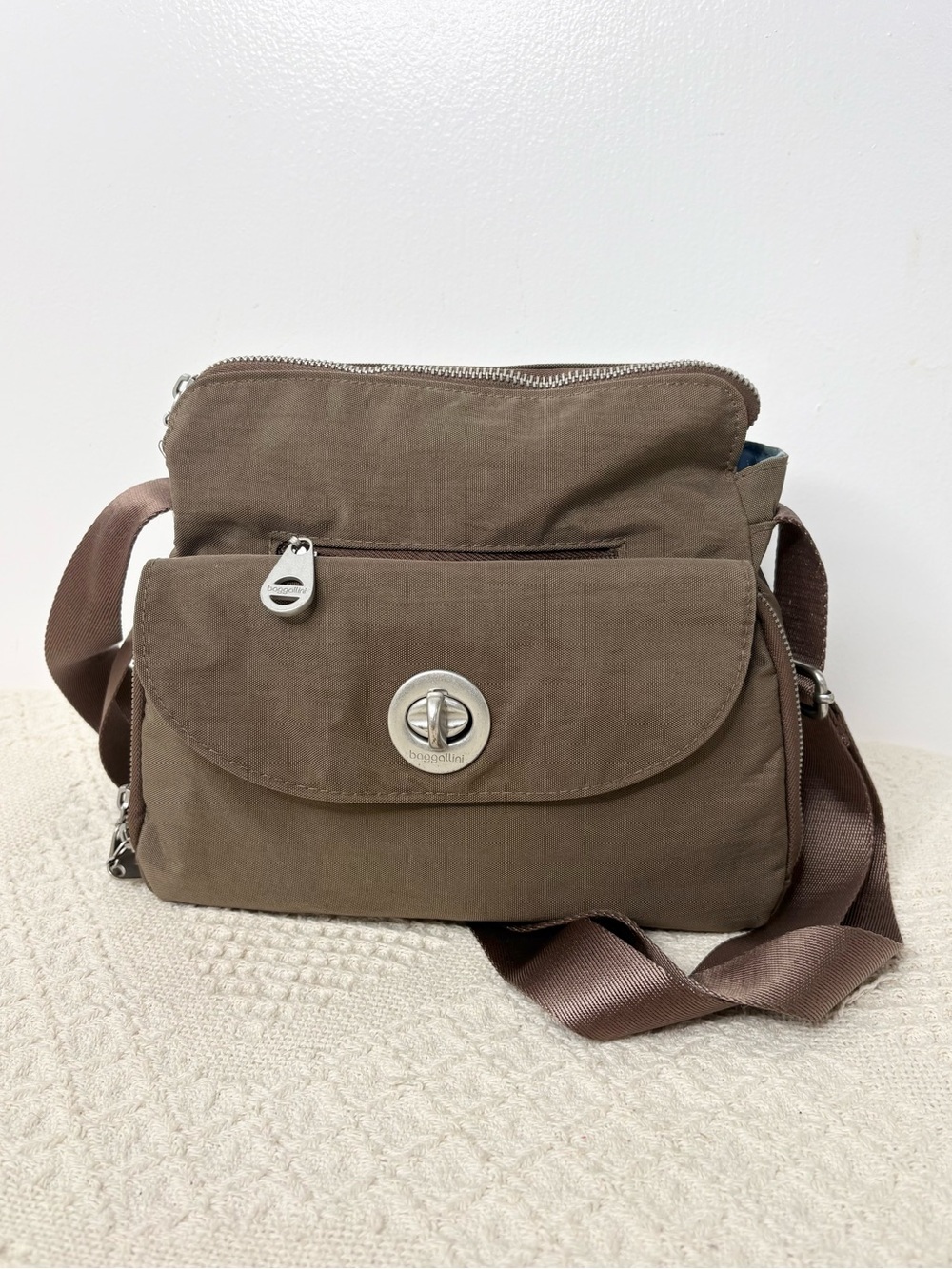 Baggallini Travel Crossbody Bag Taupe Lightweight Nylon Purse